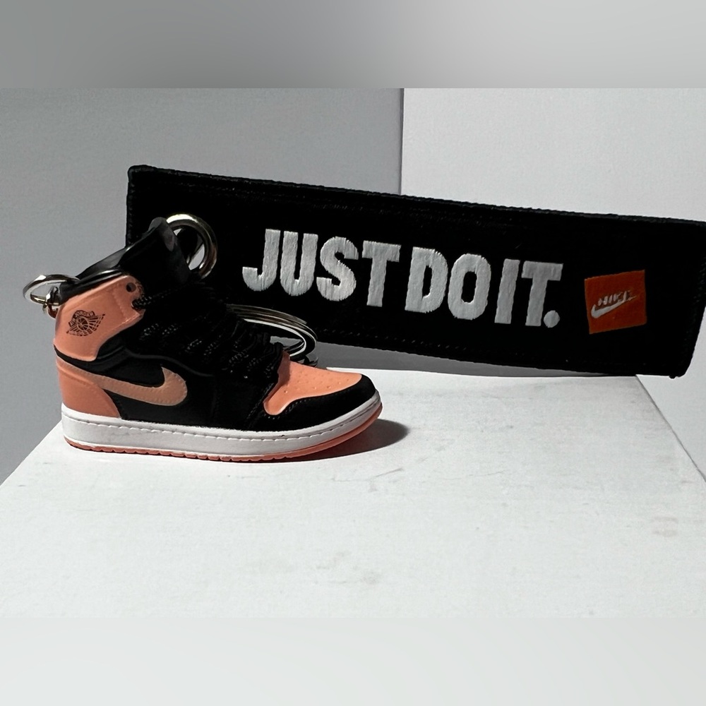 3D‎ mini sneaker shoe keychain Black and Pink novelty trinkets